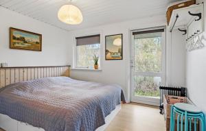 3 Bedroom Nice Home In Dronningmølle