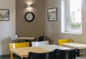 Hotels B&B HOTEL Marseille Estaque : photos des chambres