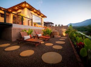 Casa de las Flores- Bugambilias