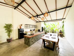 Puri Dewata Tebongkang