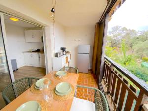 T2 avec piscine proche des Sablettes avec parking