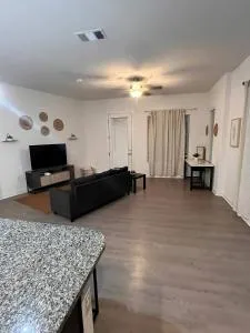 Stylish Home Perfect for Your Stay - Leander