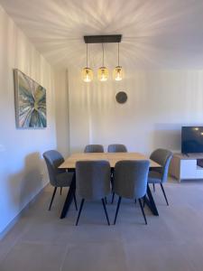 Casa Elma - Modern 2BR Apartment - Pool - Nature