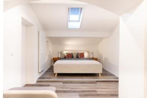 Bellevue & Classy Mountain View apartment