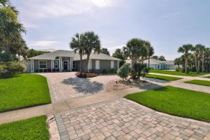 4-3 Pool Home Steps From The Ocean! - Ubytování bez kategorie ve městě New Smyrna Beach