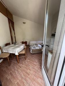 Apartmani Podgora 1