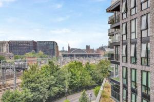 Remarkable London Gem