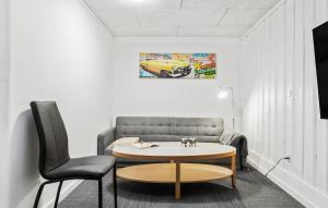 Gorgeous Apartment In Bording With Wifi