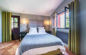 Maisons de vacances Stunning Home In Chateauneuf De Grasse : photos des chambres