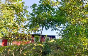 Cozy Home In Strömsnäsbruk With Wifi