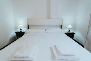 WELCS APARTAMENTO 198 EMP con terraza junto al mar