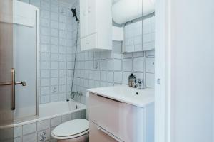 WELCS APARTAMENTO 198 EMP con terraza junto al mar