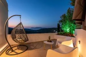 The White House Luxurious & The Little White House - Koukounarás