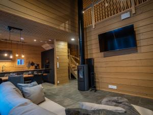 Black Work Levi Aapa