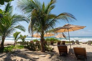 Casa Mariposa Beach Hotel