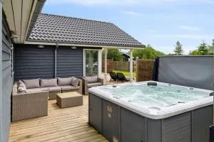 Charming Holiday Home With Many Activities - Nykøbing Falster