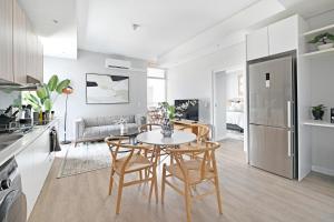 Shyla - Chic 2-Bed Apt with stunning Mountain Views