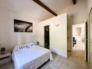 Villas Le Langoustier pour 6 personnes avec piscine a La Londe-Les-Maures : photos des chambres
