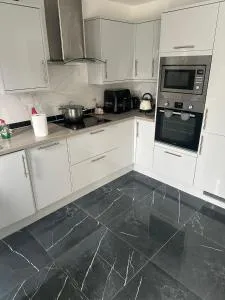 Beautiful 4 bedroom house in Westhoughton - Chequerbent