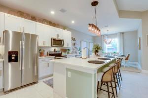 Stylish Port St Lucie Home w Hot Tub + Game Room!