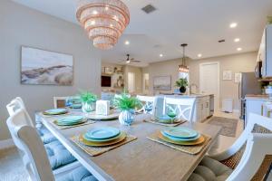 Stylish Port St Lucie Home w Hot Tub + Game Room!