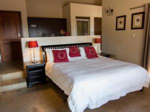 Zebula Golf and Wildlife Estate - Jackals Call Pax 8 - Moi Signature Luxury villa