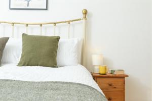 Family Friendly Apartment above Praa Sands Beach