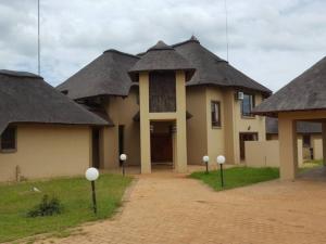 Zebula Golf and Wildlife Estate - Owls Haven Pax 10 - Moi Signature Luxury villa