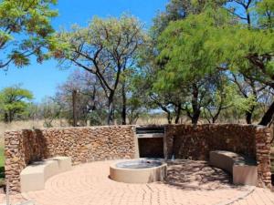 Zebula Golf and Wildlife Estate - Squirrel Pandemonium Pax 12 - Moi Signature Luxury villa