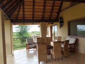 Zebula Golf and Wildlife Estate - Owls Haven Pax 10 - Moi Signature Luxury villa