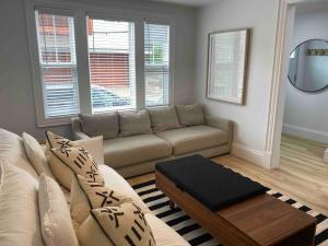 Luxury - King Bed - Downtown