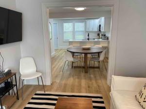Luxury - King Bed - Downtown