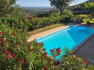 Villa Verde climatisée pour 10 personnes avec piscine chauffée et vue mer à La Londe les Maures