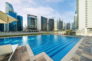 japanDXB Burj Khalifa view - 4min Dubai Mall