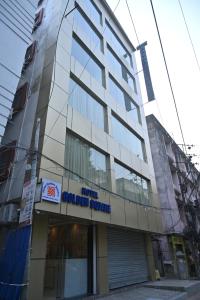 Golden Square - Kolkata Airport