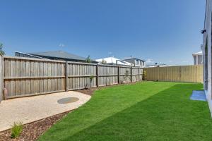 Modern villa near the beach 12 sleep