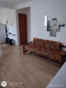 Luias, apartamento ao lado do shopping plaza e atacadão com wi-fi , tv grátis van na porta