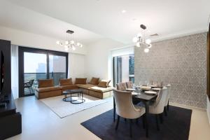 Livbnb - Luxurious 3BR with 1 with Burj Khalifa View