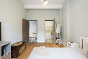 Chic Studio Near Bucharests Top Landmarks