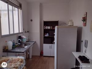 Luias apartamento pousada de praia rio das ostras ao lado do shopping plaza com wi-fi e tv grátis van na porta