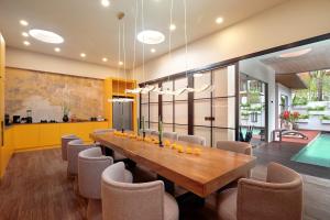 CANGGU BRAND NEW 6Bed VILLA! BEST LOCATION! A STEP-FREE Design Highlight for Families & Friends