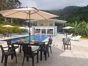 Finca Villa Carmen, Vía Magdalena - Cune