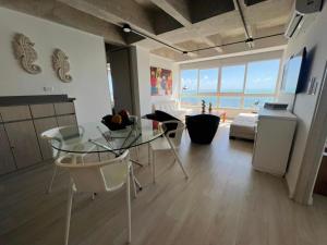 Exclusivo y con vista al mar 602