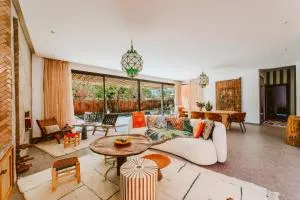 Villa - Piscine chauffée sur demande et gouvernante - Douar Châba