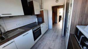 Ruhig gelegene 2-Zi FeWo, Wallbox, Balkon