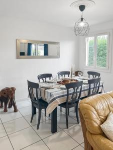 Maisons de vacances Maison lumineuse, jardin et Wi-Fi gratuit : photos des chambres