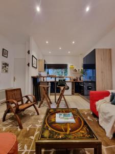 Appartements SOLEIL MARIN CENTRE ST-BRIAC chaleureux, a 2 min de la plage : photos des chambres
