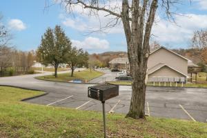 Serene Escape in the Heart of Fall Creek