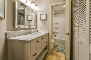 Serene Escape in the Heart of Fall Creek