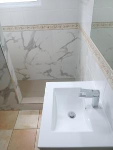 ARTIST HOUSE Rooms With View And Shared Kitchen